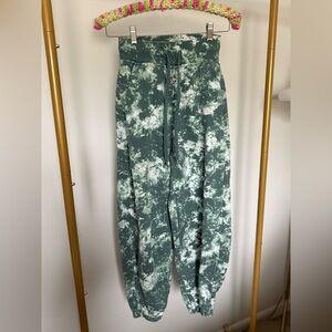 Women’s Lululemon Relaxed Fit French Terry Jogger